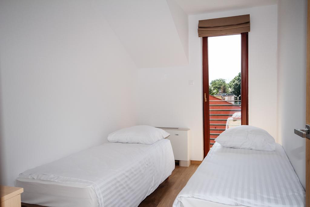 Nowa Apartamenty Криница Морска Екстериор снимка